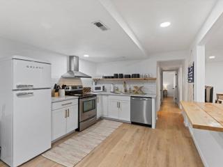 Newly Renovated Basement Apt - 6