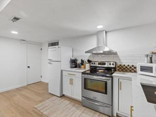 Newly Renovated Basement Apt - 5