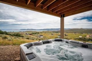 BlackBeary Cabin on Bear Lake with Private Hot Tub - 8