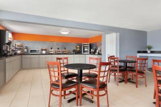 Howard Johnson by Wyndham Harrisonburg - Harrisonburg - 2