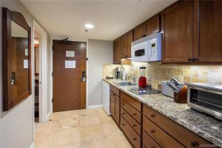 Luana Waikiki Oceanview High Floor Condo 1210 - 5