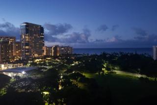 Luana Waikiki Oceanview High Floor Condo 1210 - Honolulu - 2