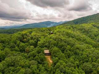 Hidden Hideaway - Boone - 8