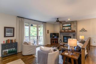Chetola: Camelia 2 - Blowing Rock - 8