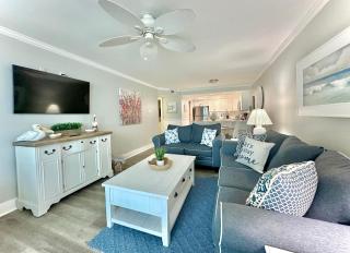 Pelican Walk 403 - 4