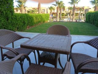 Mountain View Sokhna 1, near to HEATED Pool, Villa 4 Bedrooms, Direct to Pool, 300 M to Beach, Families only - Ain Sokhna - 1