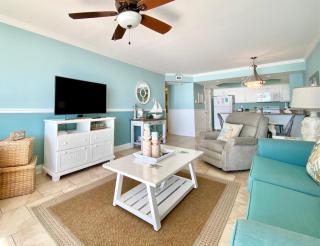 Pelican Walk 504 - 6