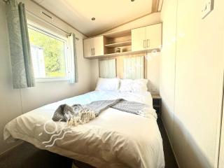 Silver 3 Bedroom on West Sands, Seal Bay Resort - Selsey - 3
