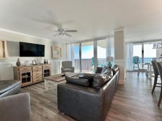 Pelican Walk 501 - 4