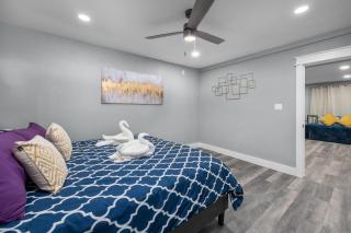 Modern 2BR City Center Getaway with Free Park - Houston - 6