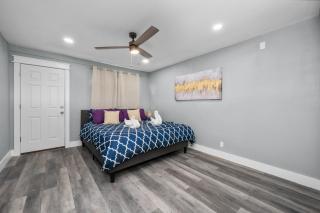 Modern 2BR City Center Getaway with Free Park - Houston - 3