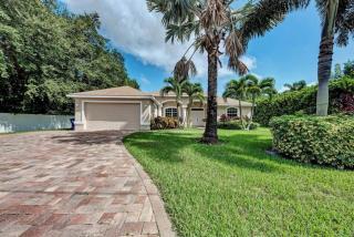 Exquisite modern home with pool - 10 min to beach - Bradenton - 7