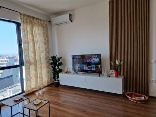 Red & White Palace Apartment - Tirana - 5