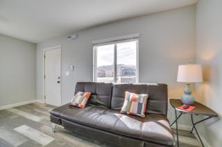 Renovated Hawthorne Apartment By Museums and Dining! - 5