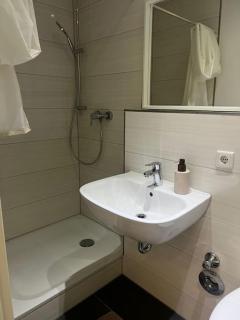 Private Suite 5 Min bis zur Innenstadt - Düsseldorf - 5