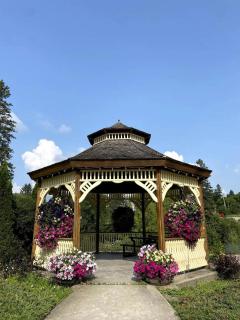 Peaceful and Heavenly Private Water Front Cottage on 100 Acres of Scenic Beauty- Trent Lakes - - 3