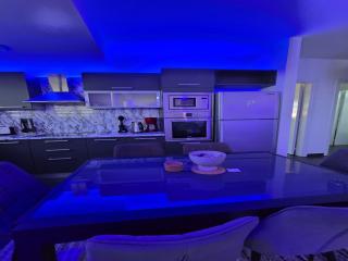 Golden Bay Deluxe Holiday Apartment - 2