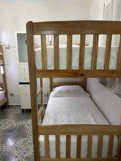 Tirana Lemon Breeze Hostel - Tirana - 1