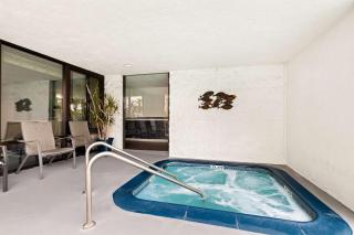 Best Western Yacht Harbor Hotel - 3