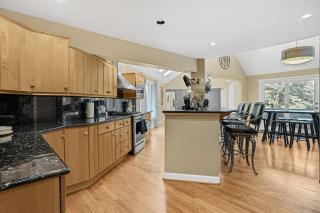 Luxurious Private Lakefront Paradise home - Mooresville - 8