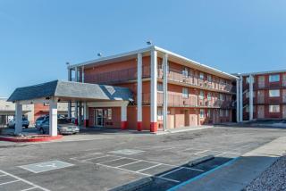 Pueblo Inn - Pueblo - 0