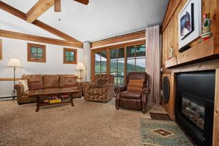 Hot Tub, Loft with Balcony, Great Views, 2 Bedrooms, 30 Plus Night Rentals Welcome - 7