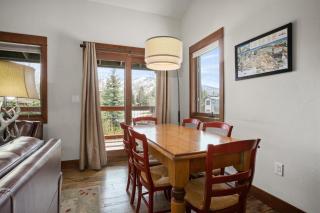 Hot Tubs, Washer & Dryer, Free Bus, Perfect for 3 Couples - 5