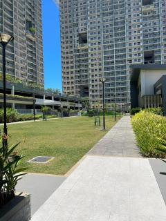 1 BR Condo with balcony in Verdon Parc Trevans Building - 6