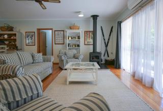 Bright Country Home - 0