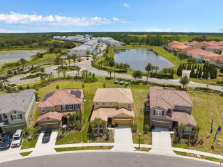 Solterra Resort near Disney Game Room Pool and Spa - Davenport - 6