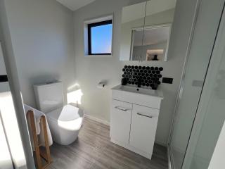 Mountain Cabin - central, cosy and cute with views - Wanaka - 3