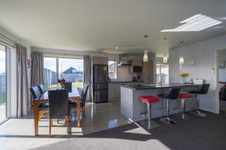 Cozy Haven - Te Anau Holiday Home - Te Anau - 1
