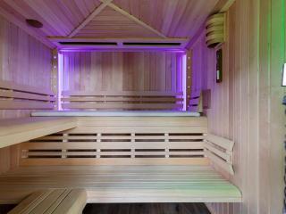 Detached Home in Friesland by Canal - 0