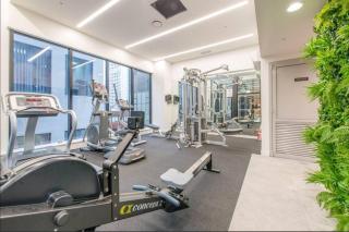 2-Bs Suite Adjacent to Sky Tower - 4