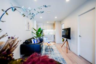 2-Bs Suite Adjacent to Sky Tower - 2