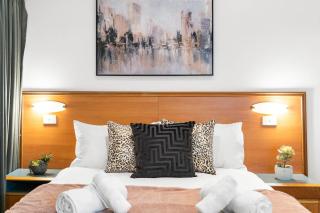 Urban Oasis Chic CBD Suite with WiFi - Walkable - Adelaide - 6