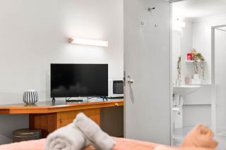 Urban Oasis Chic CBD Suite with WiFi - Walkable - Adelaide - 8