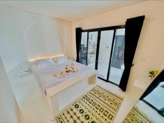 Villa Two Bedroom Mediterranean White House - Pesanggaran - 3