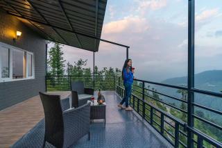 StayVista at Eastbury 3BR w incredible views - Tohāna - 0