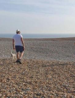 Beachfront 2-Bedroom Garden Flat with Hot Tub, Sleeps 8 - Brighton & Hove - 5
