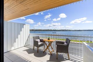 Elegant Bay Side 1-Bed Apartment with Views - Batemans Bay - 9