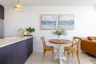 Elegant Bay Side 1-Bed Apartment with Views - Batemans Bay - 5