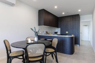 Elegant 2-Bed Apartment with Incredible Bay Views - Batemans Bay - 8