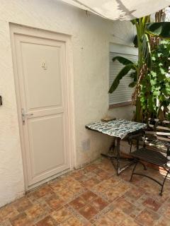 Banana tree, habitación-studio, independiente, con baño propio, en casa particular, patio comun - Jerez de la Frontera - 8