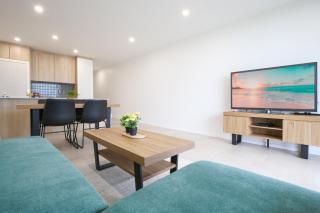 Stunning 1-Bed Bayside Apartment with Superb Views - Batemans Bay - 4