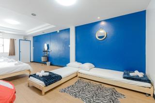 Trisisters Home, near Leegarden - 2