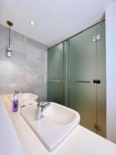 Luxurios City Living in ACQUA Novotel - Manila - 2