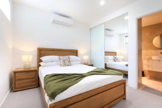 Glorious 2-Bed with Waterside Balcony Views - Batemans Bay - 7