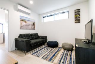 Glorious 2-Bed with Waterside Balcony Views - Batemans Bay - 3