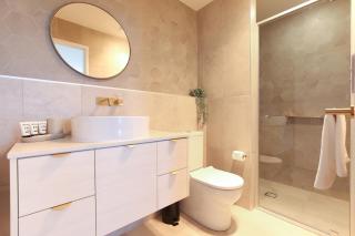 Glorious 2-Bed with Waterside Balcony Views - Batemans Bay - 1